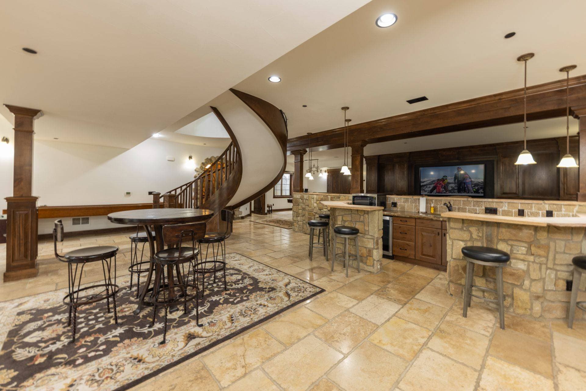 Estate at Baldy Ridge - Image 10