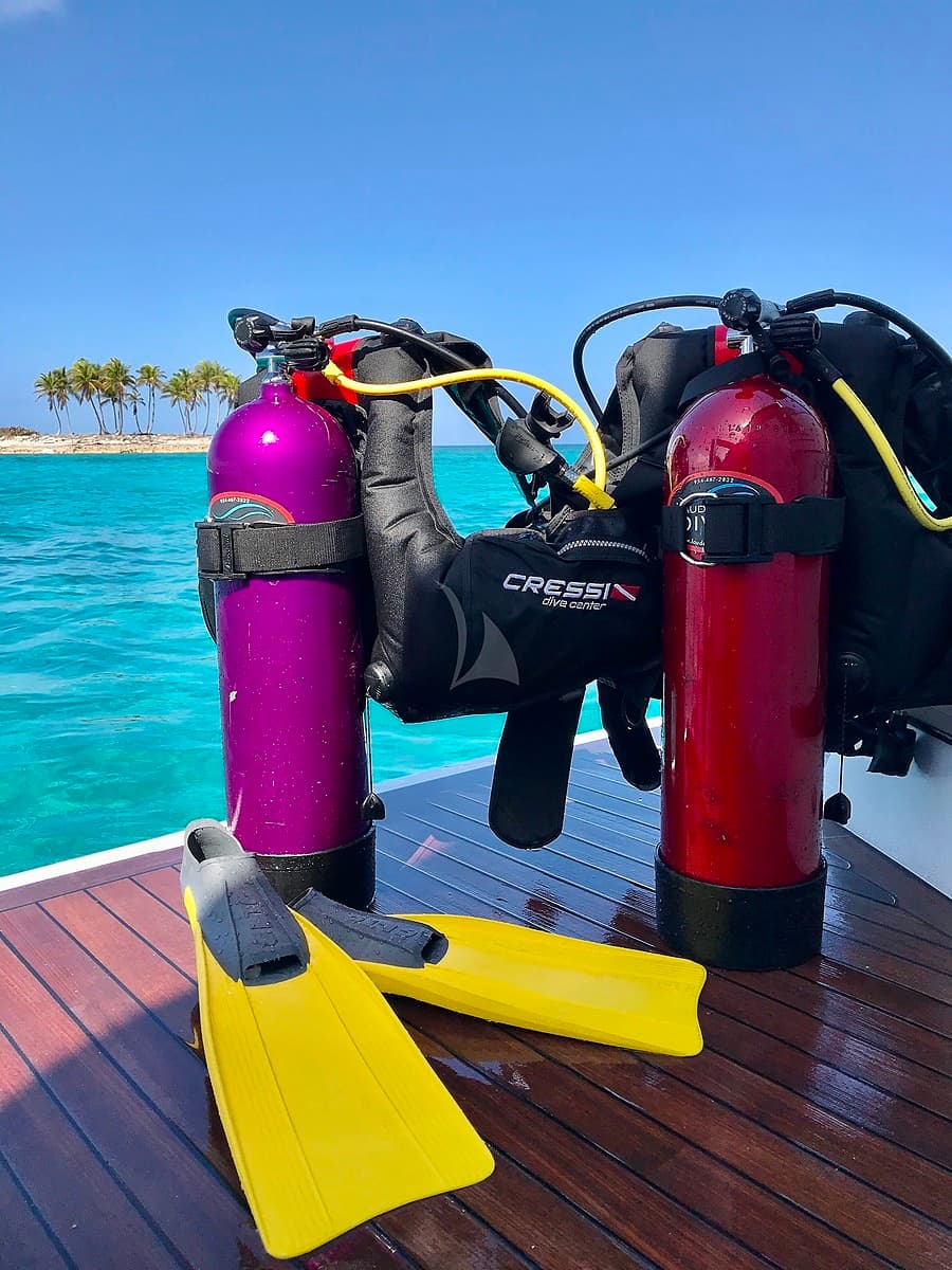 Equinox Yacht - Image 21