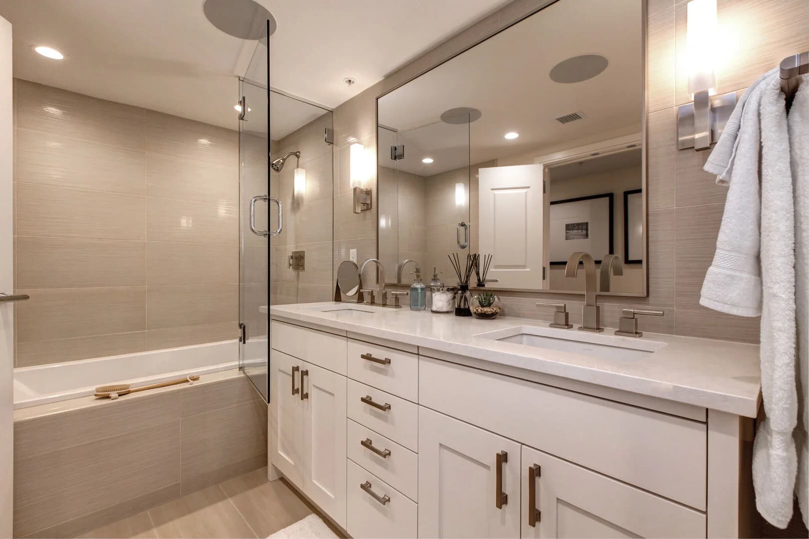 Sky Silver - Image 20