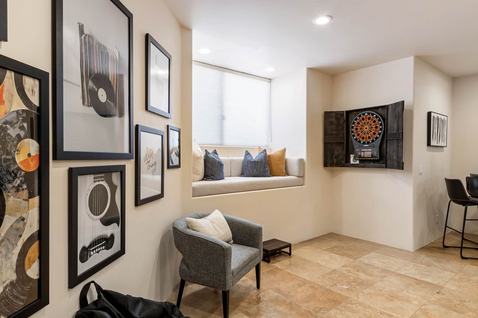 West Chateau - Image 43