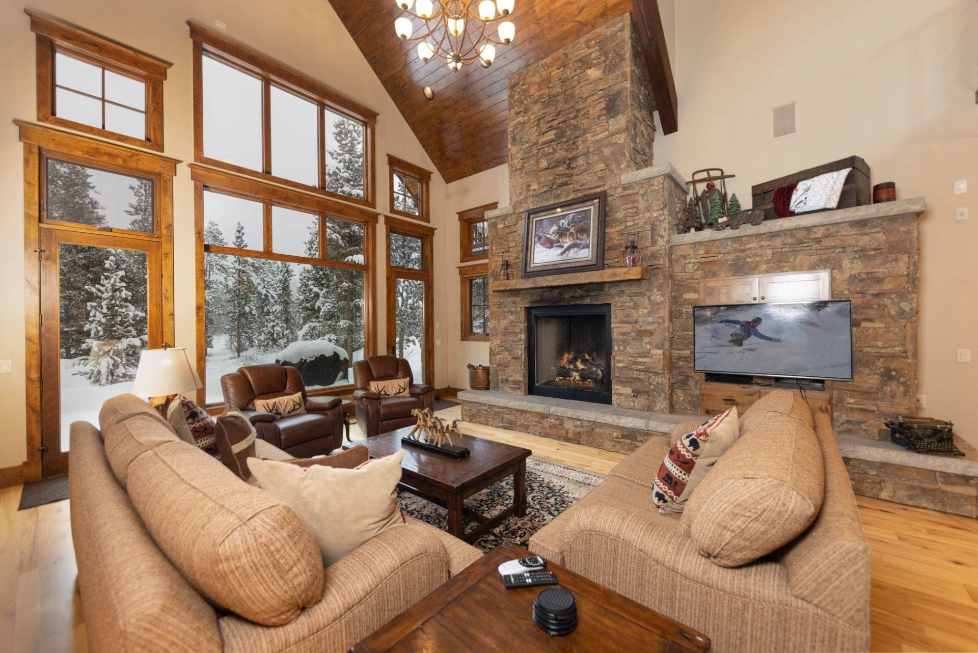 Last Nickel Lodge - Image 4