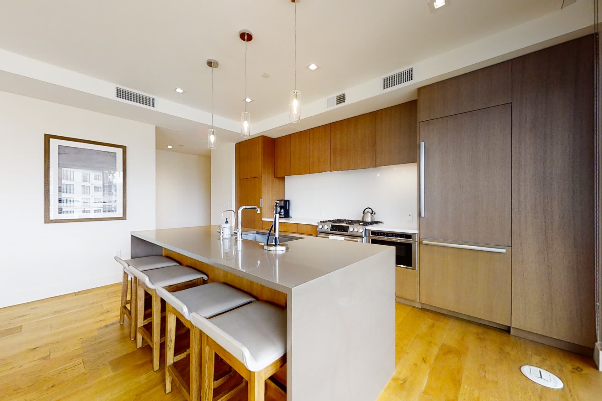 Lift 402 Home - Image 3