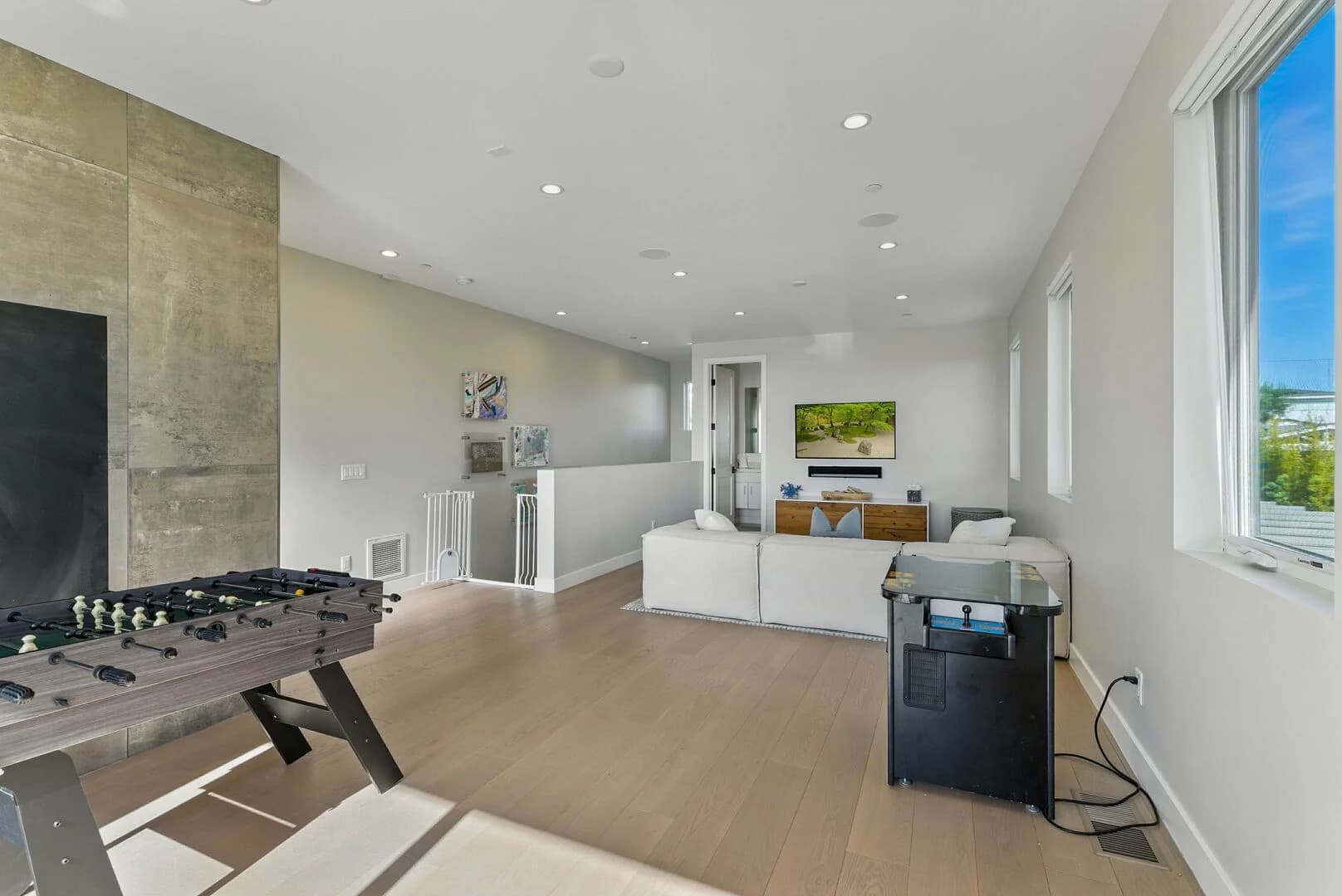 Coastal Paradise - Image 42