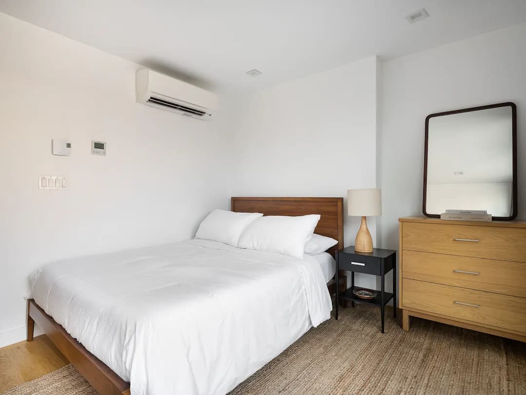 Astor House - Image 12