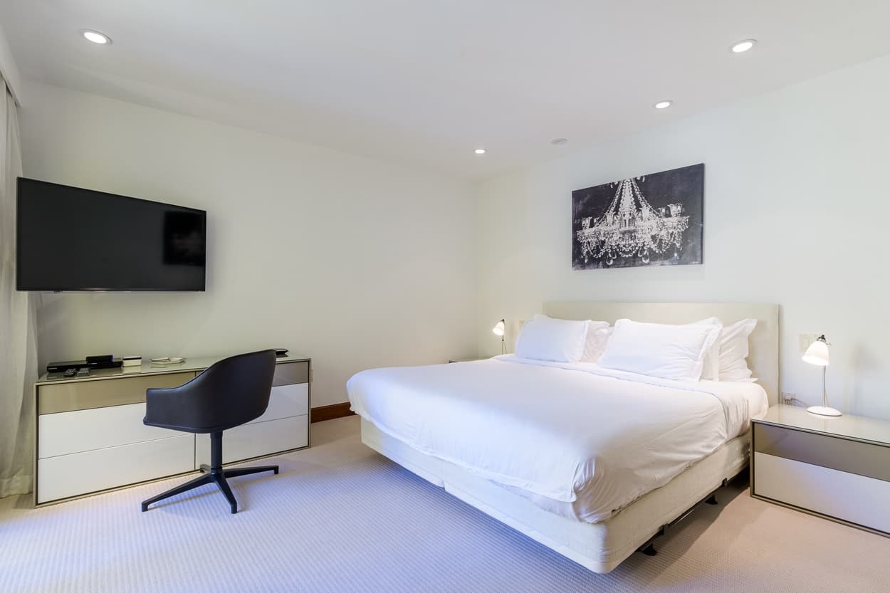 Blue Sky Views at the Ritz-Carlton - Image 8