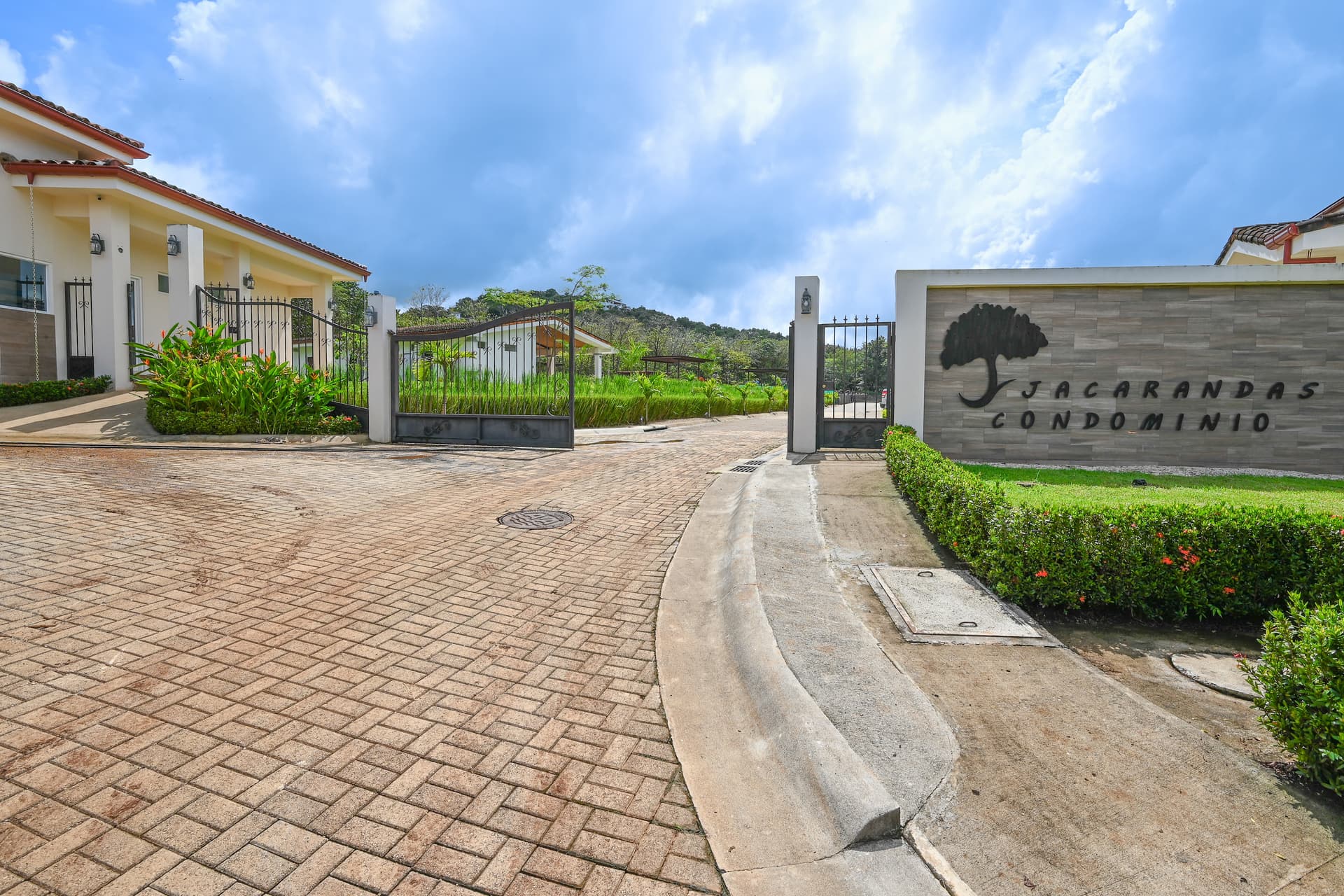 Jacarandas Home - Image 20