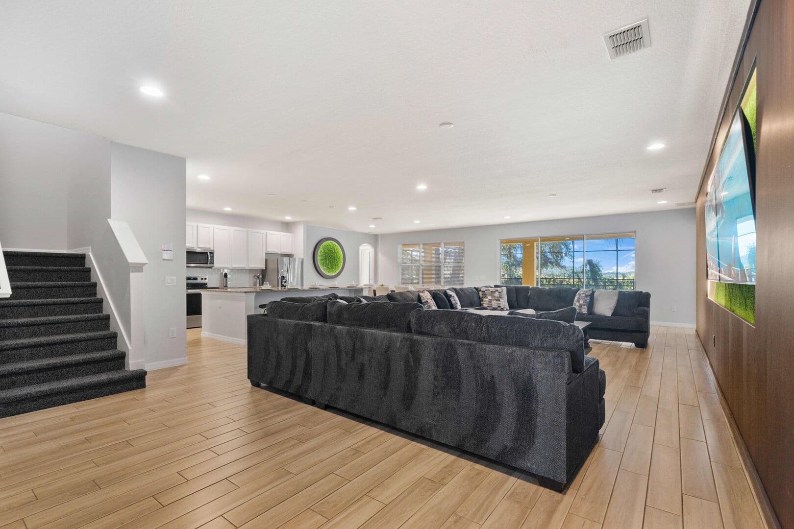 Grand View - Image 70