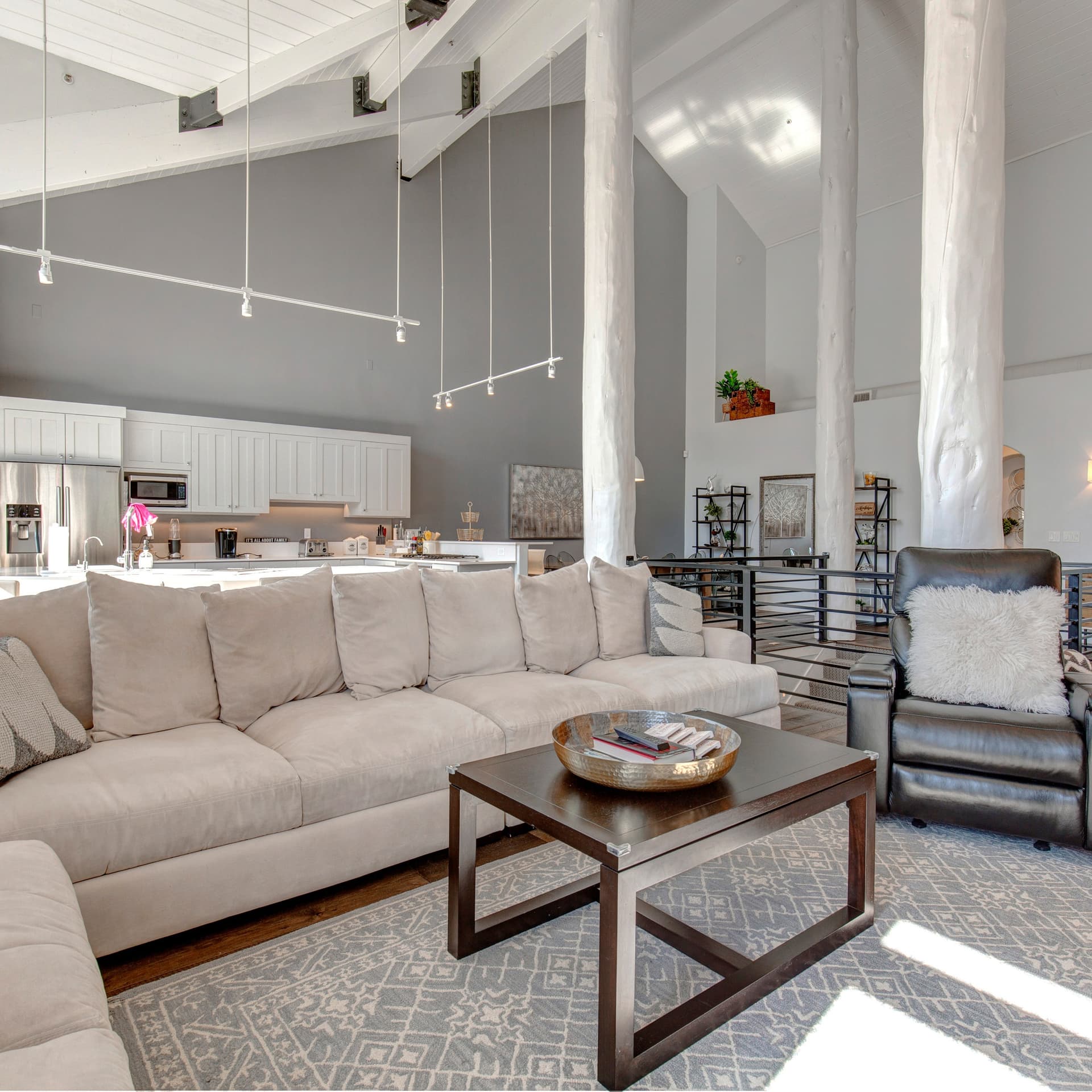 Glamorous Gallivan Place - Image 5