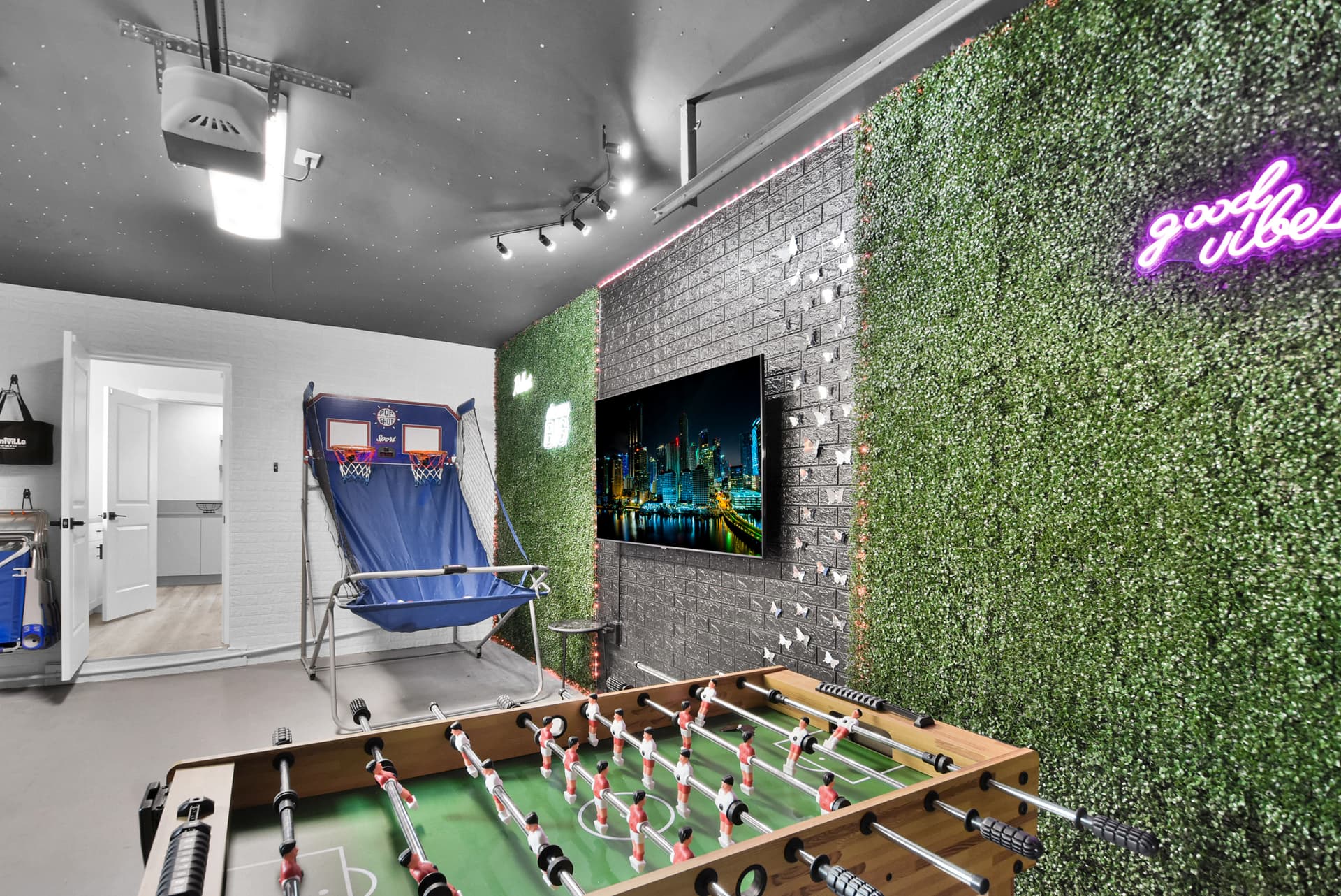 Bluebird House - Image 39