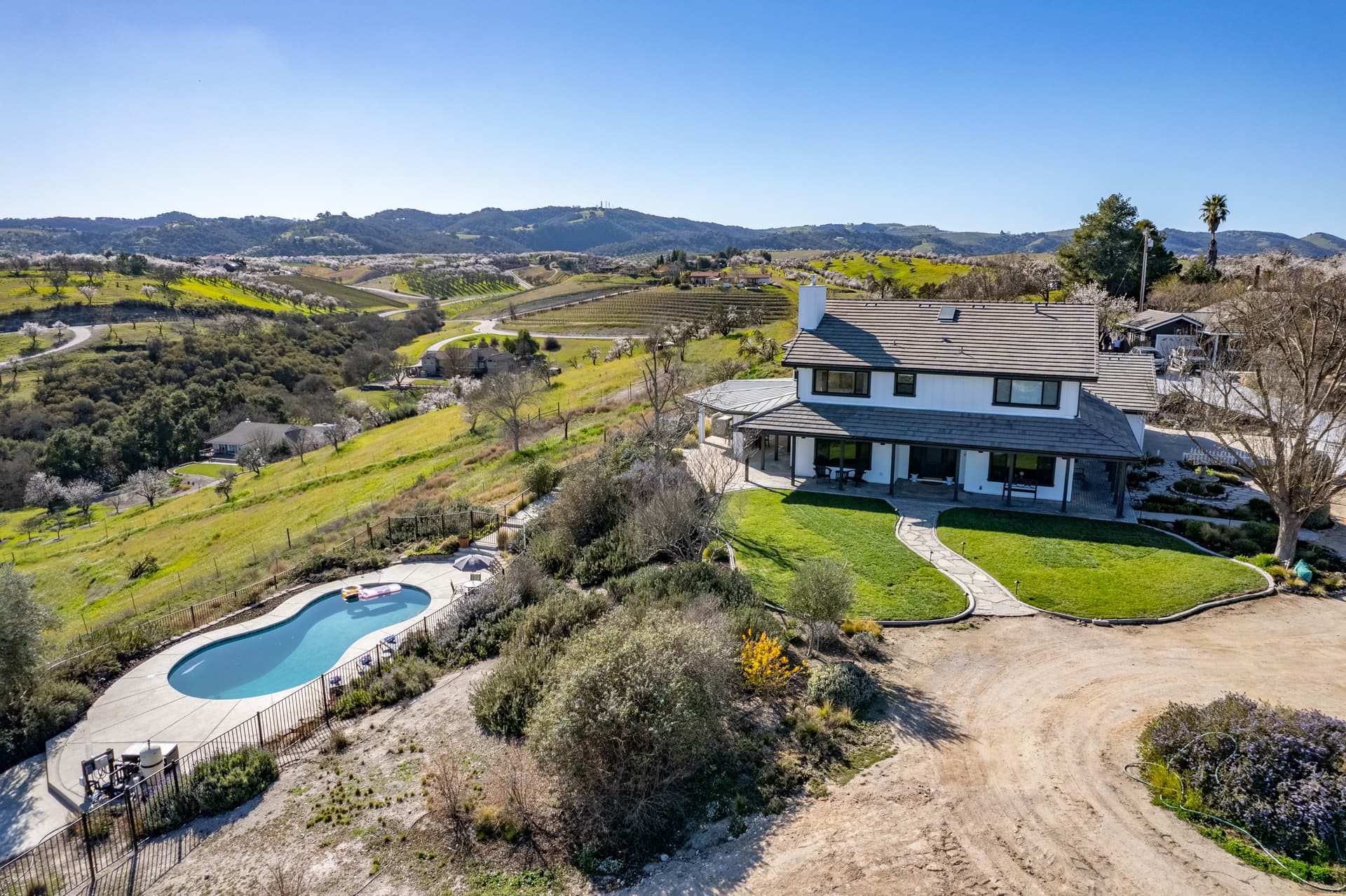 Mira Vista Manor - Image 70