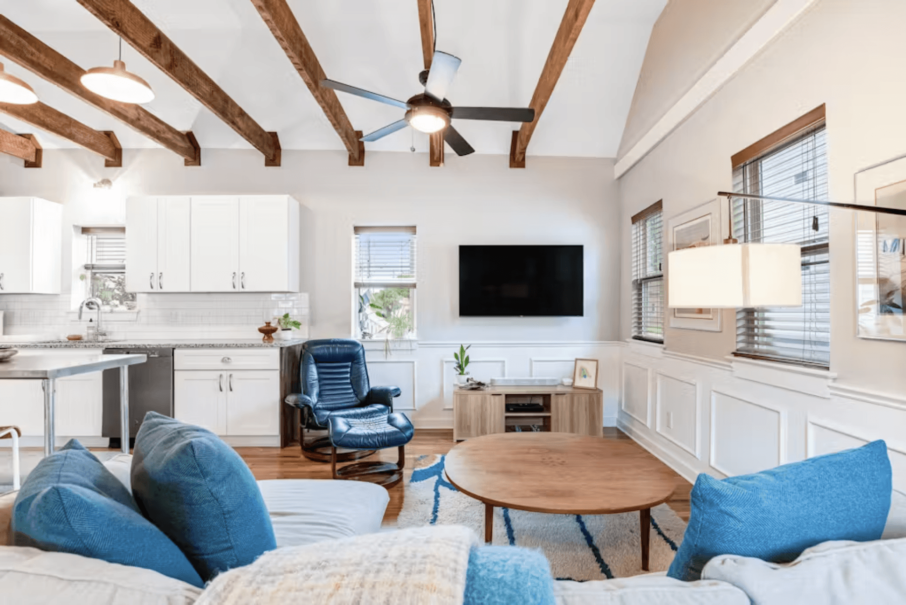 Sleek Cottage - Image 2