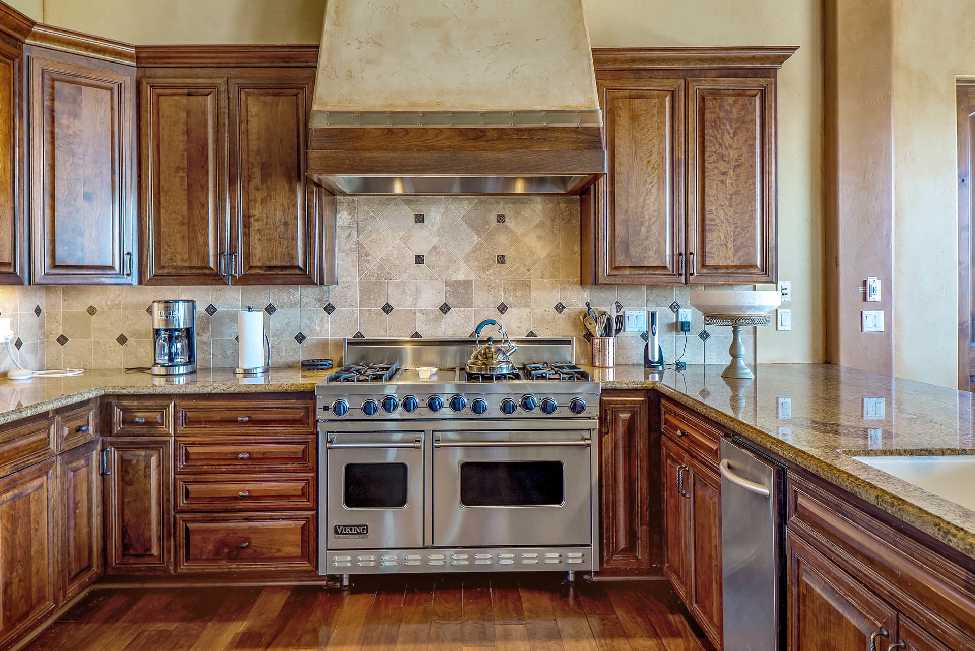 Frontier Farmhouse - Image 12