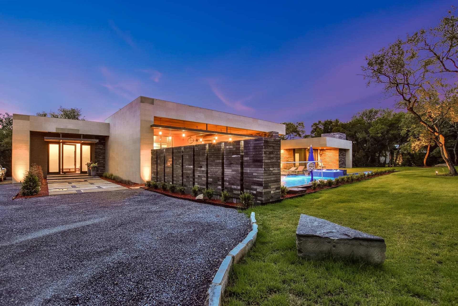 Austin Pinnacle - Image 21