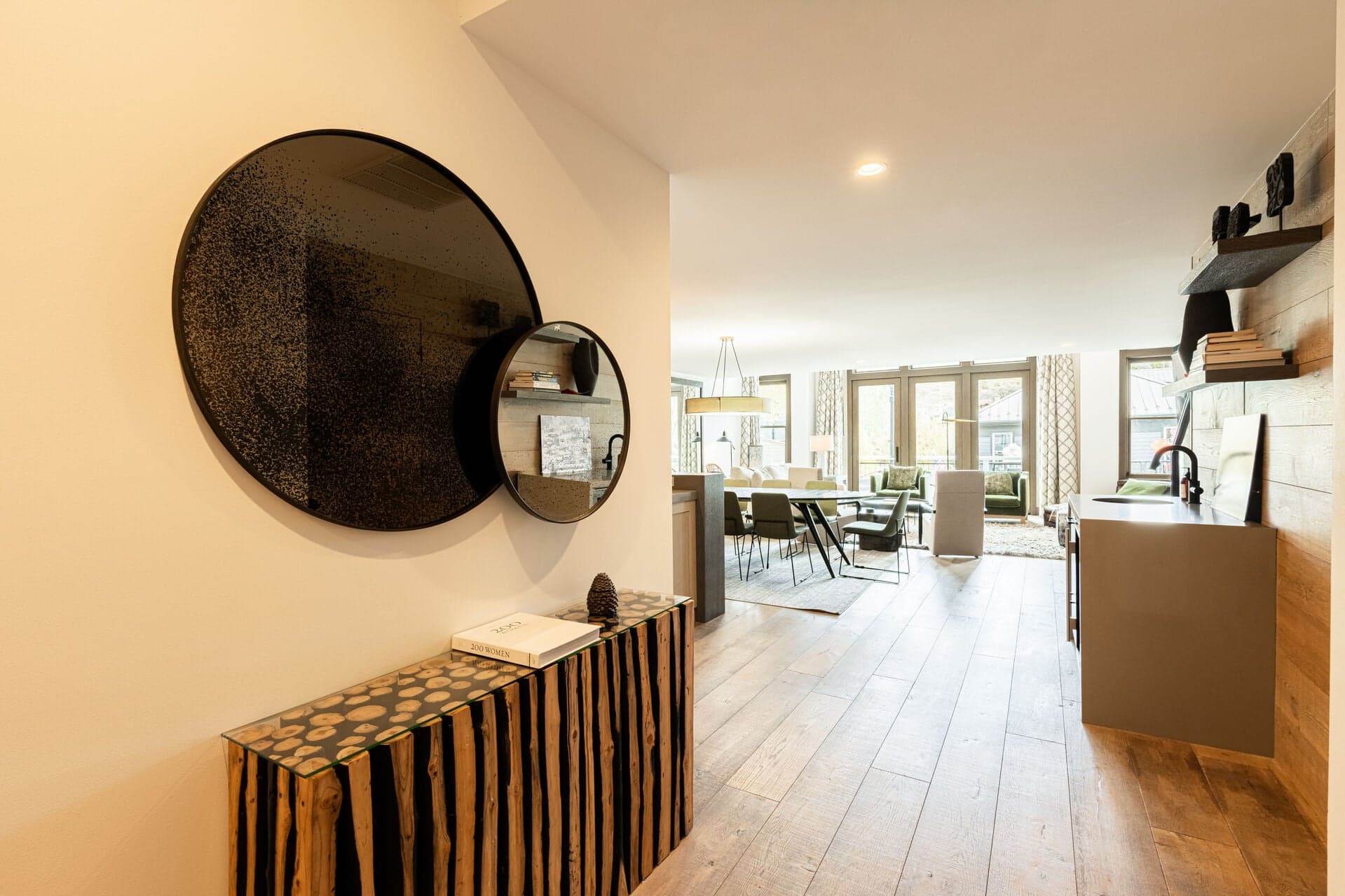Penthouse on Main Unit F - Image 4