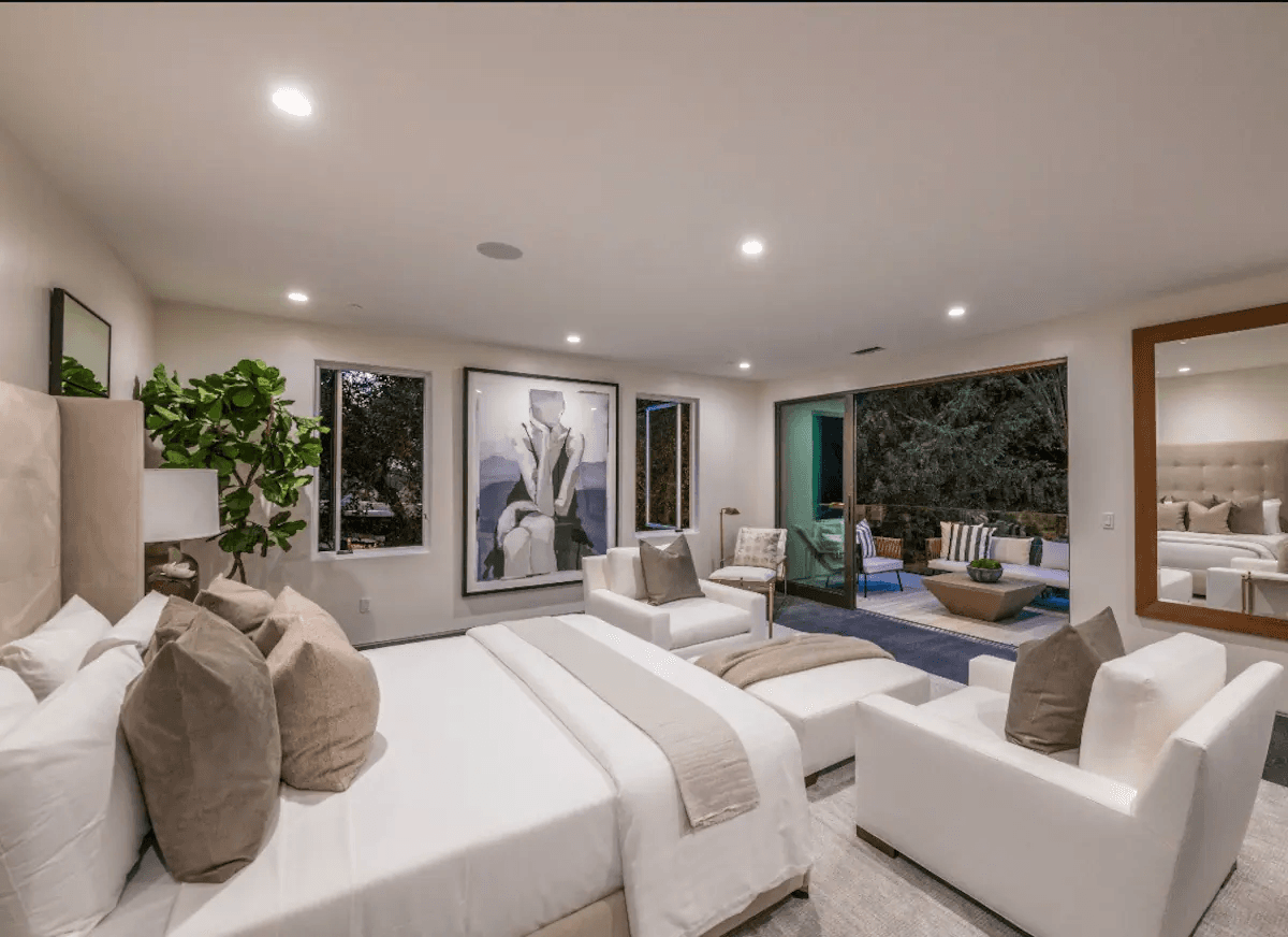 Hollywood Regency Villa - Image 23