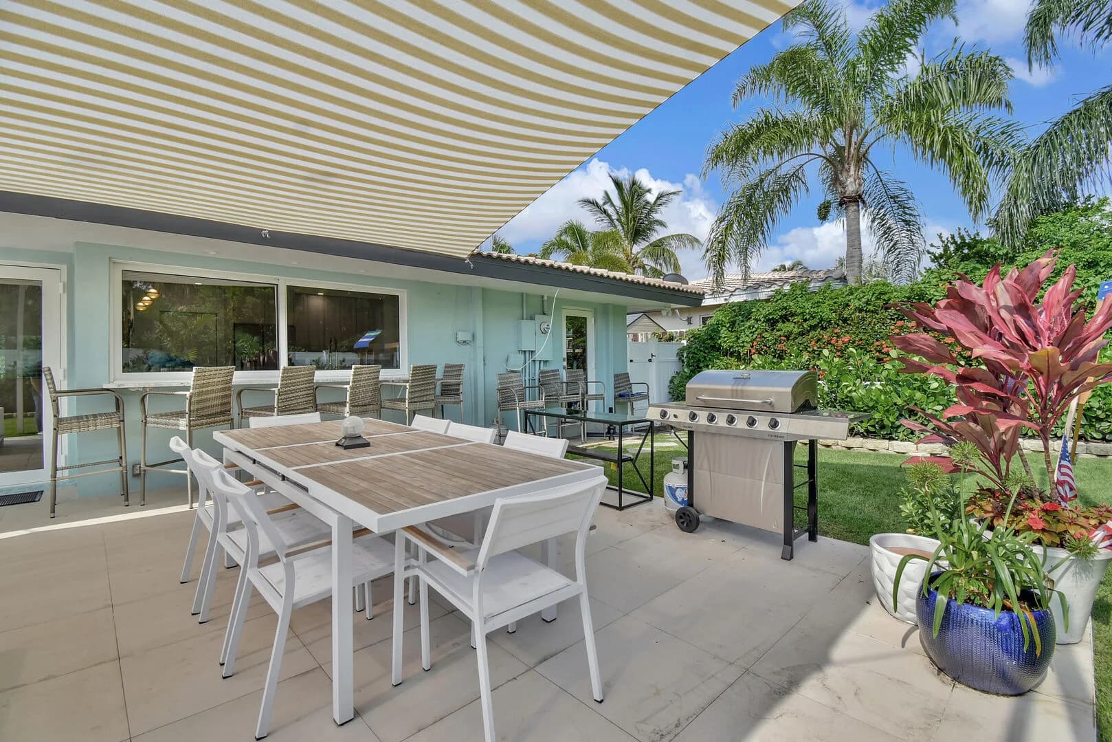 Palms and Playhouse - Image 34