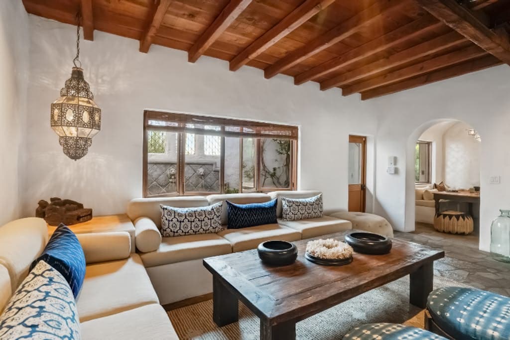 Hacienda Hideaway - Image 12