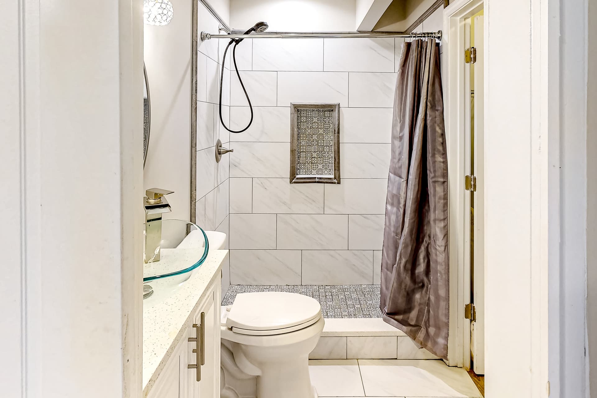 Blissful Bungalow - Image 12