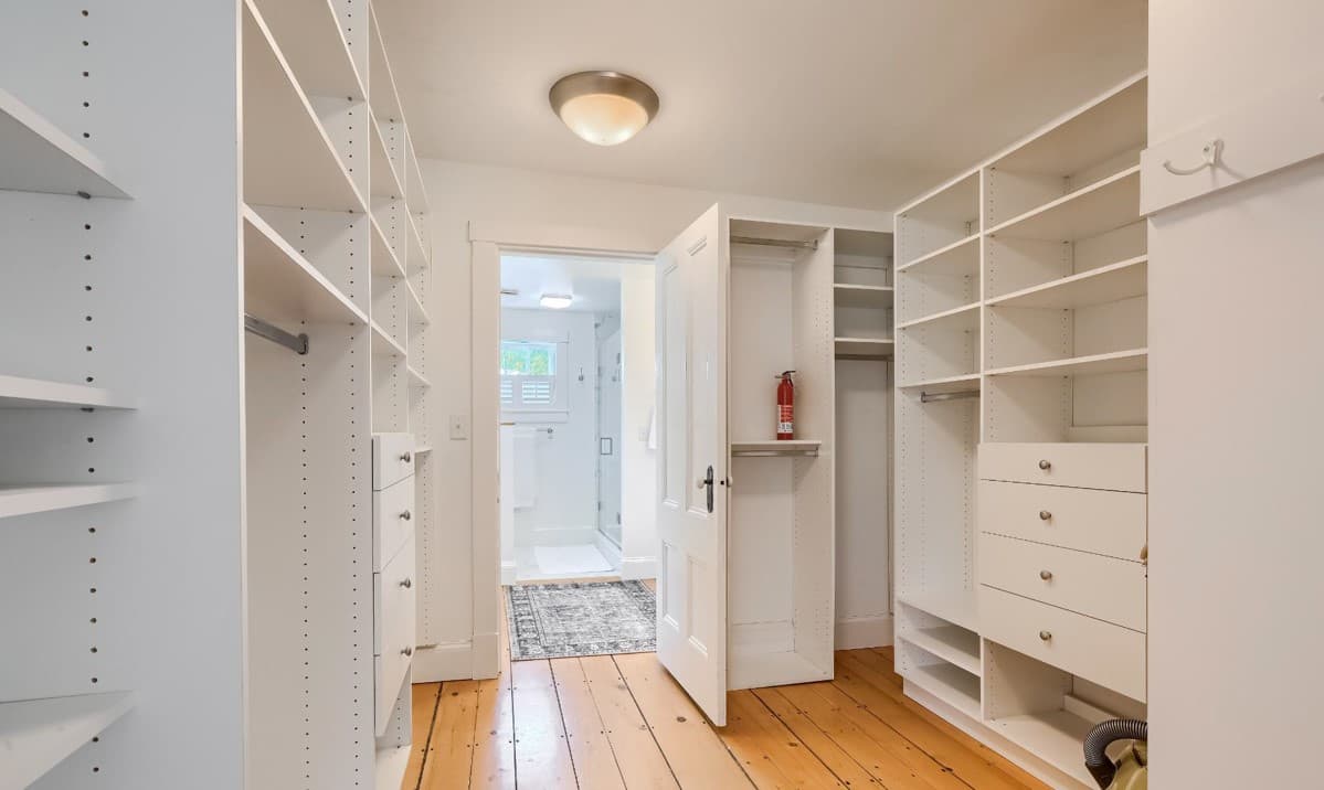 Captain Doane House - Image 15