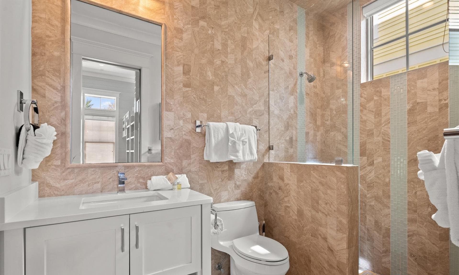 Life Aquatic Villa - Image 32