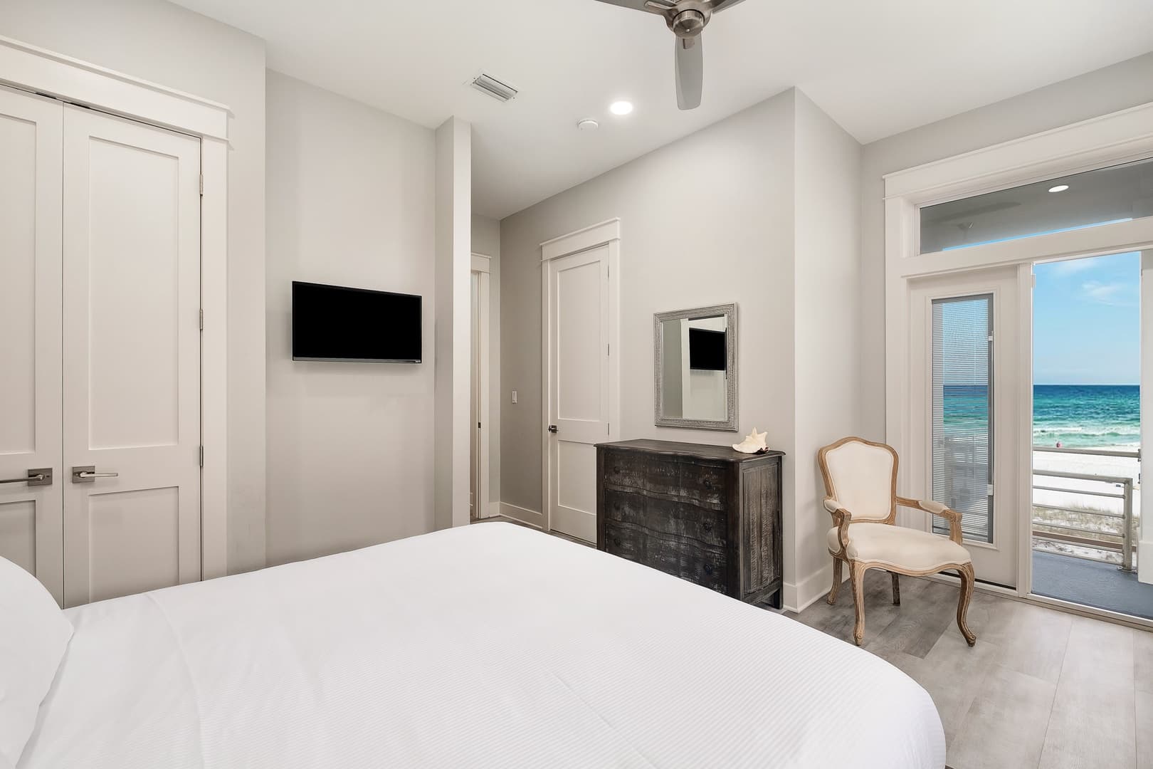 Latitudes - Image 23