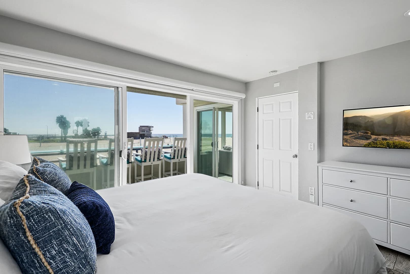 Oceanfront Palm House - Image 11