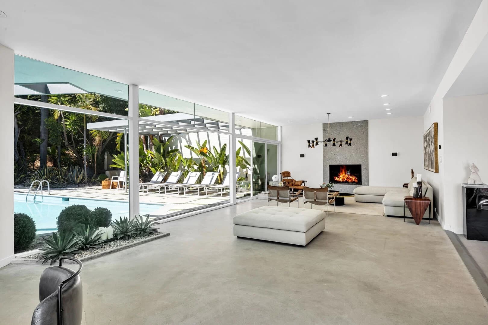 Sunset Plaza View - Image 5