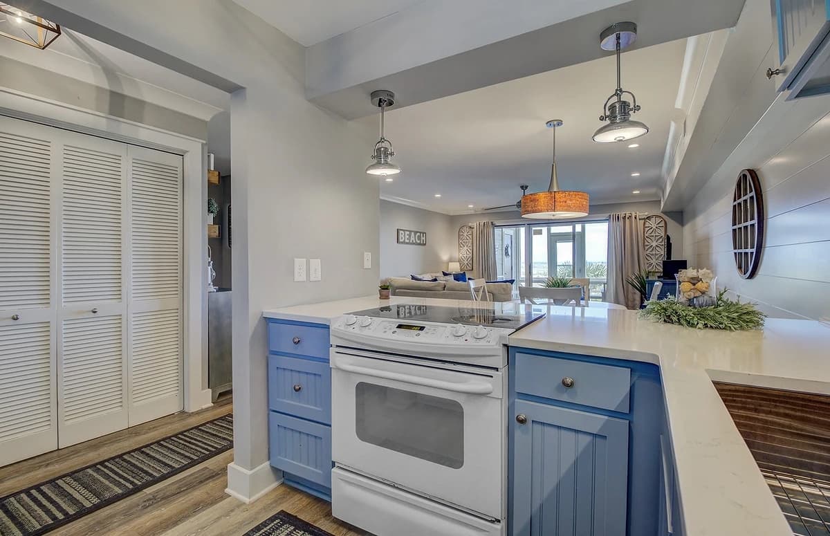 Mariners Walk #11B - Image 8