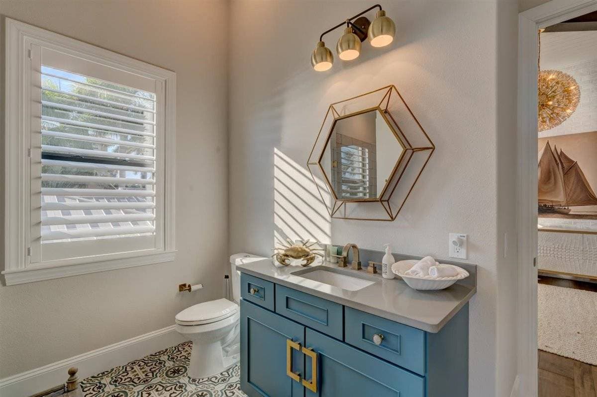 Bayside Paradise Mansion - Image 13