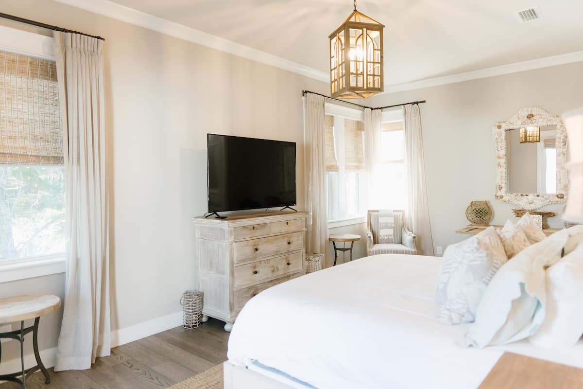 Serenity by the Sea - Image 17