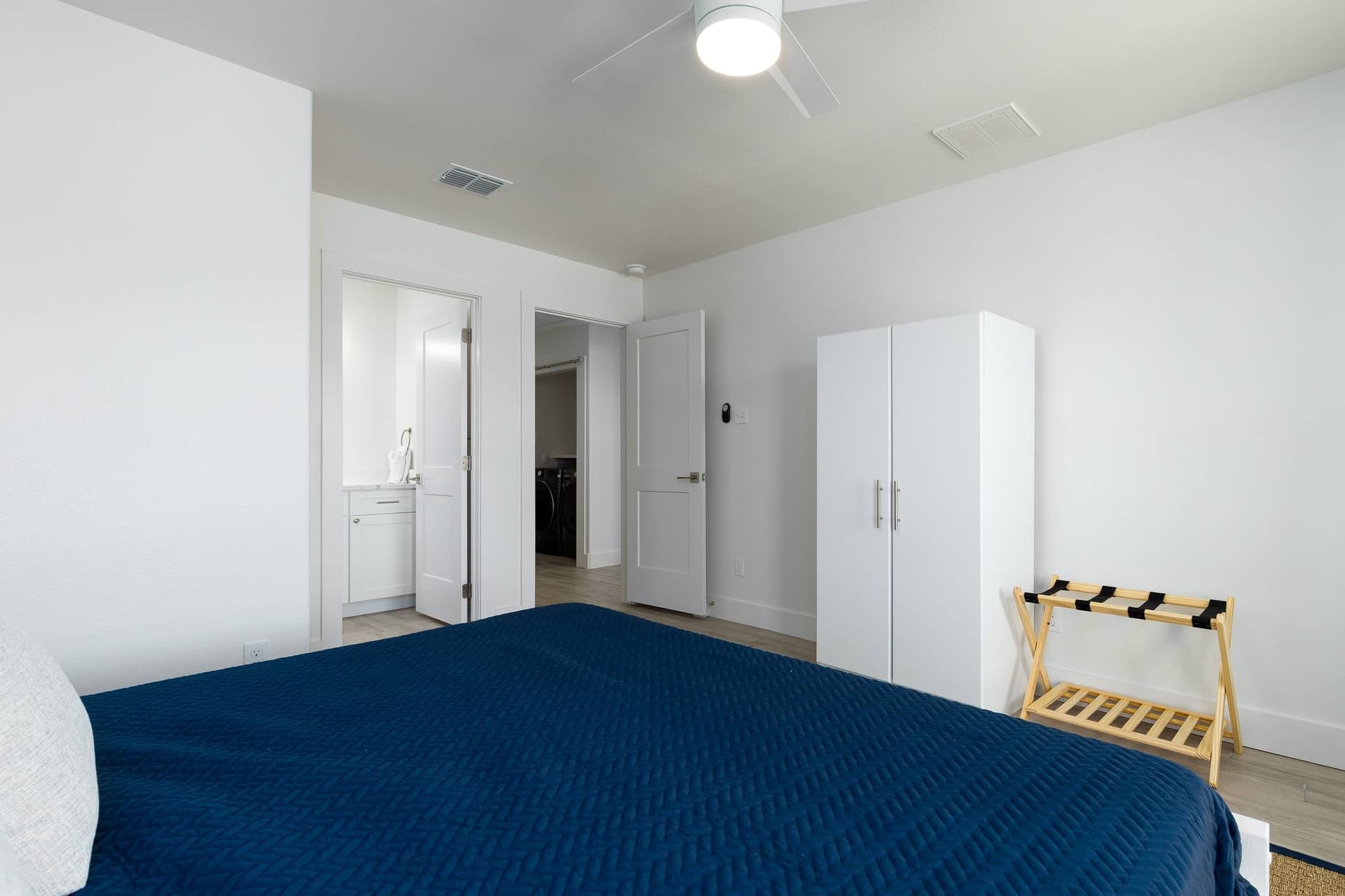 Skiff House - Image 5