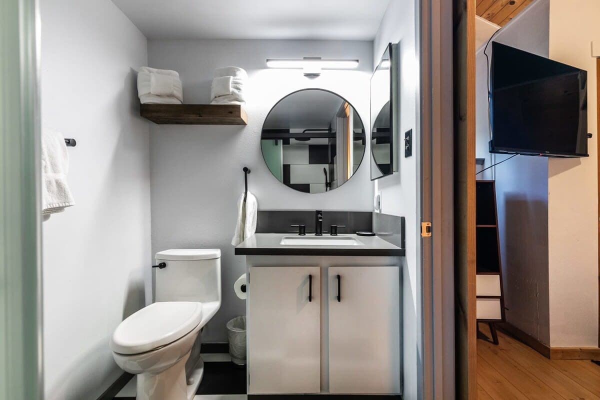 Stylish Carnelian Townhome - Image 18