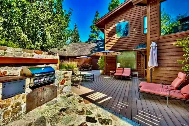 Lakefront Legacy - Image 34