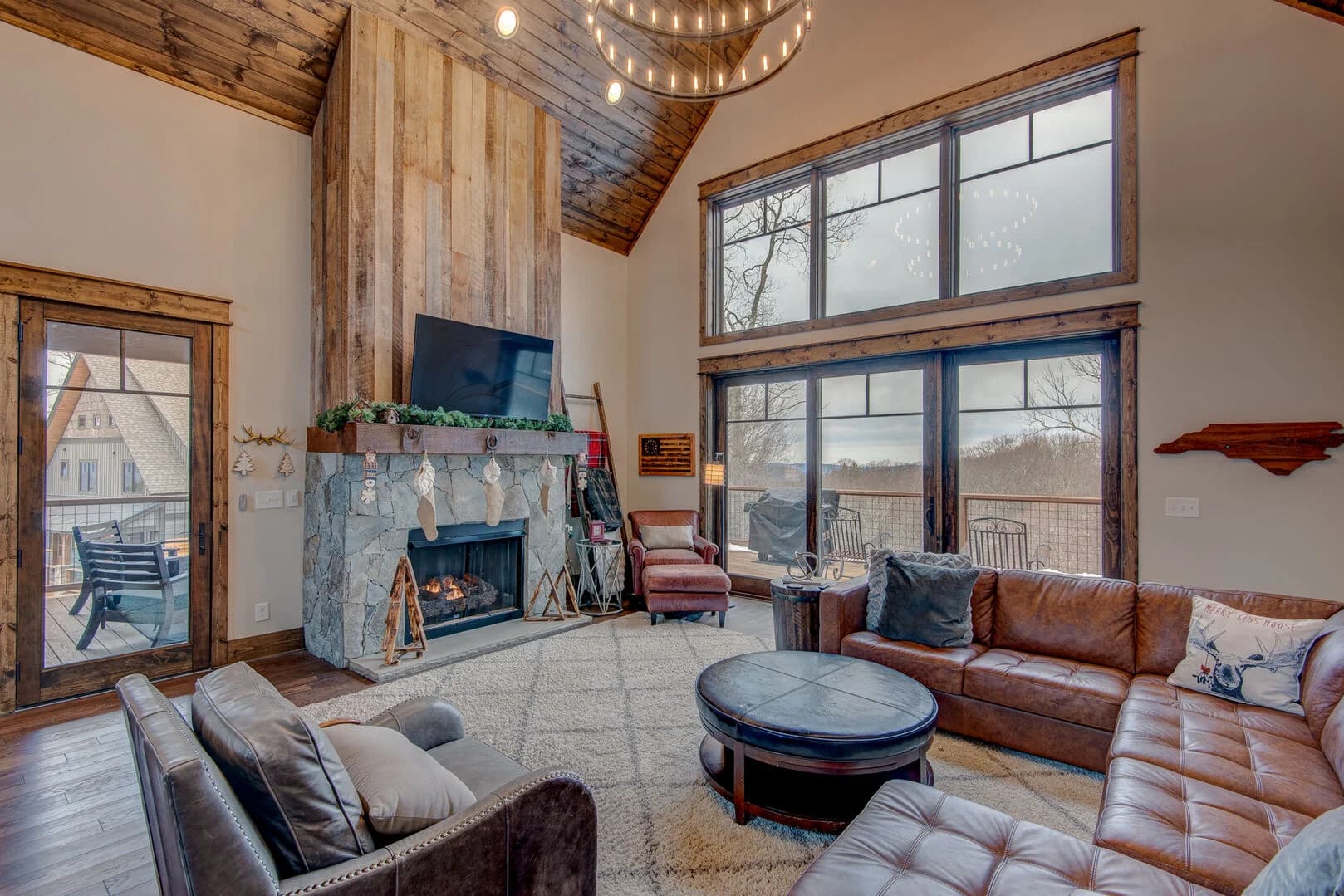 On Eagle's Wings - Image 5