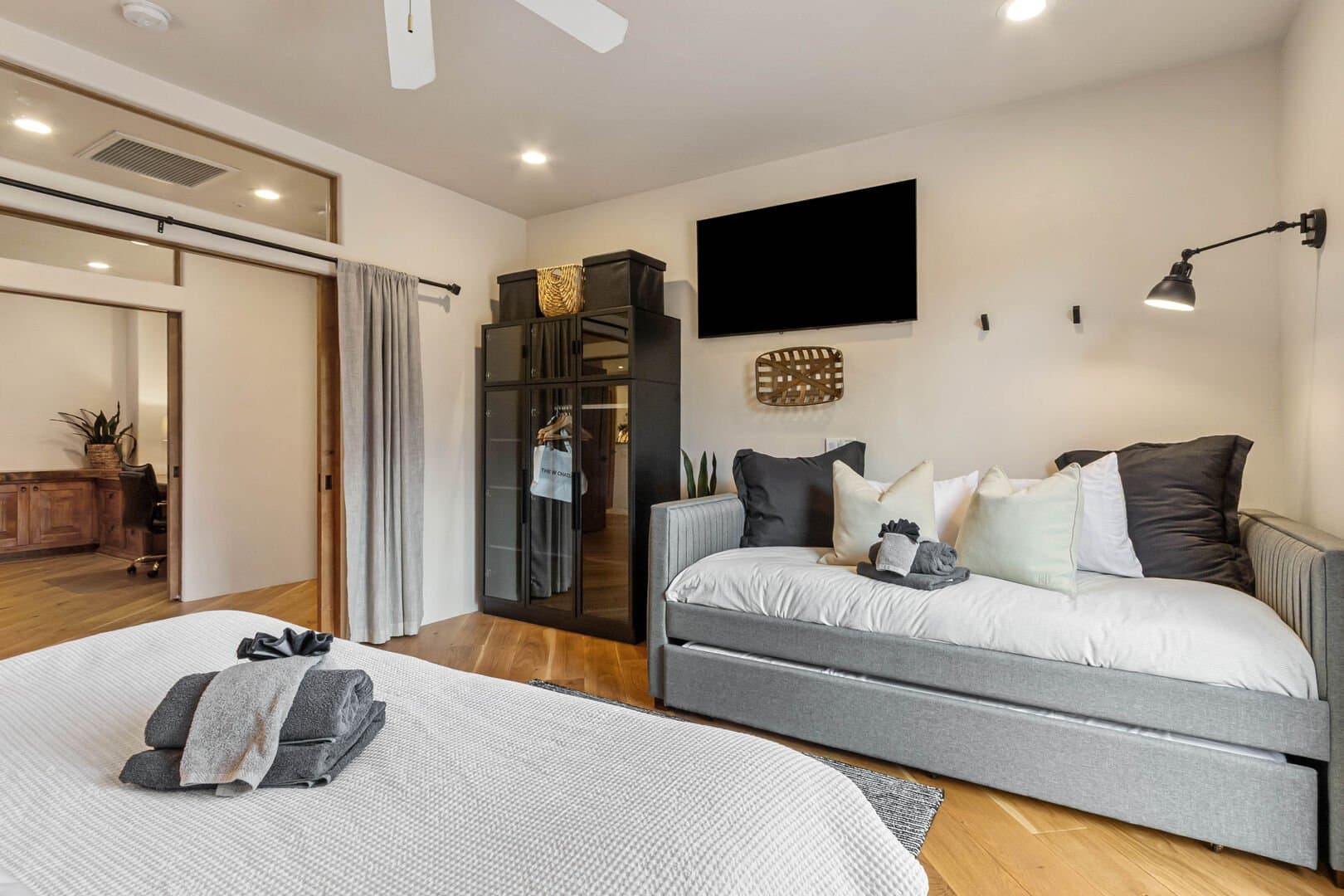 West Chateau - Image 75