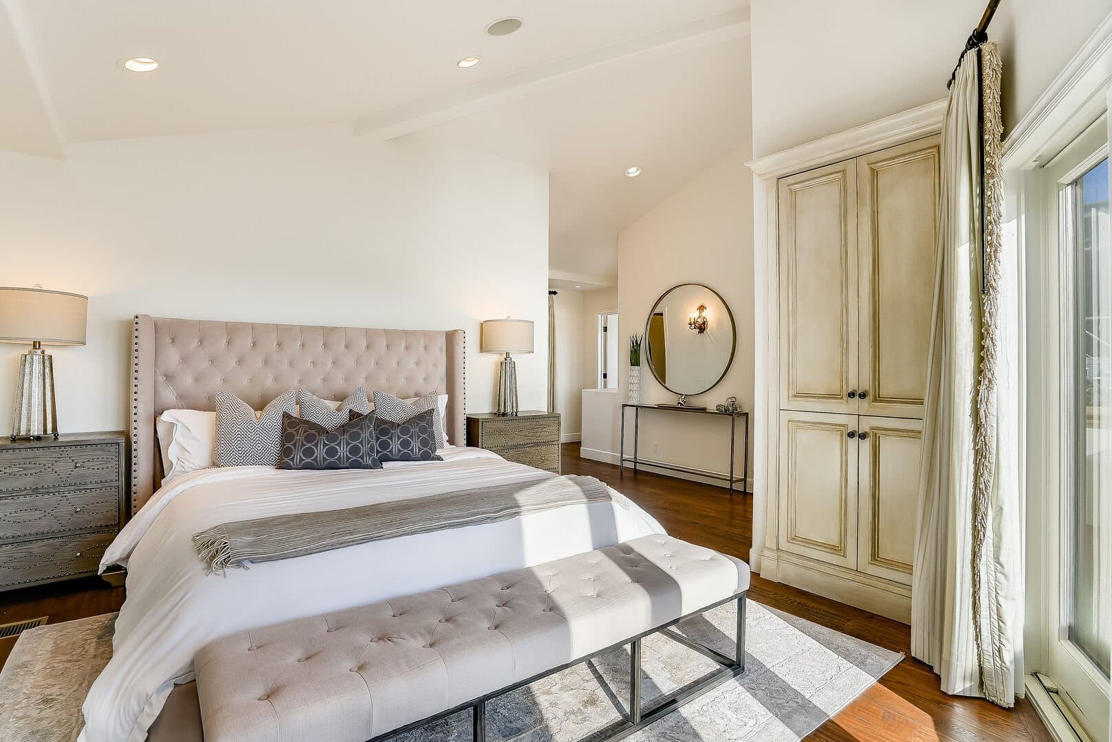 Dolphin Bluff - Image 30