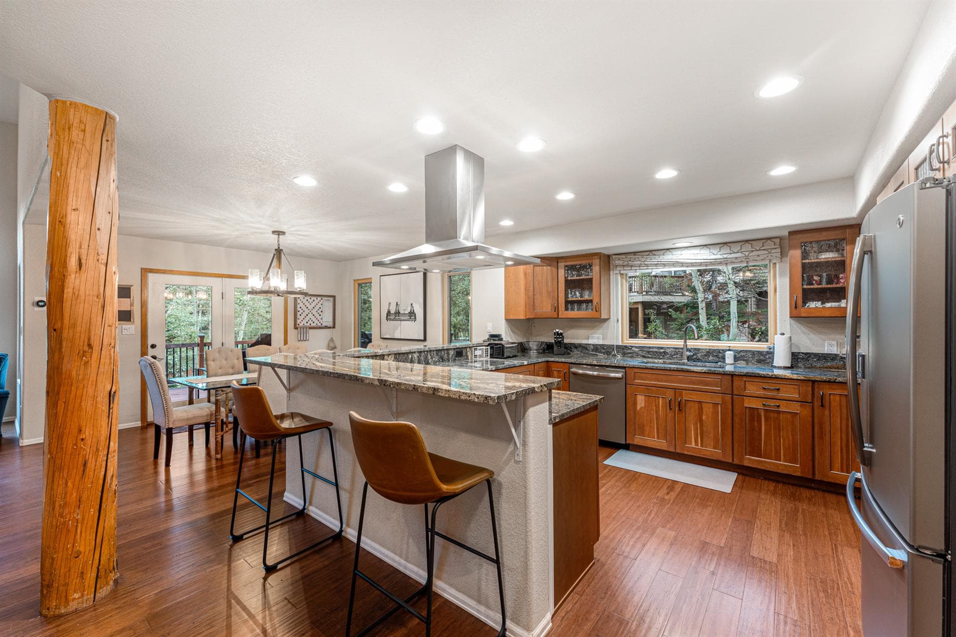 Burgundy House - Image 19