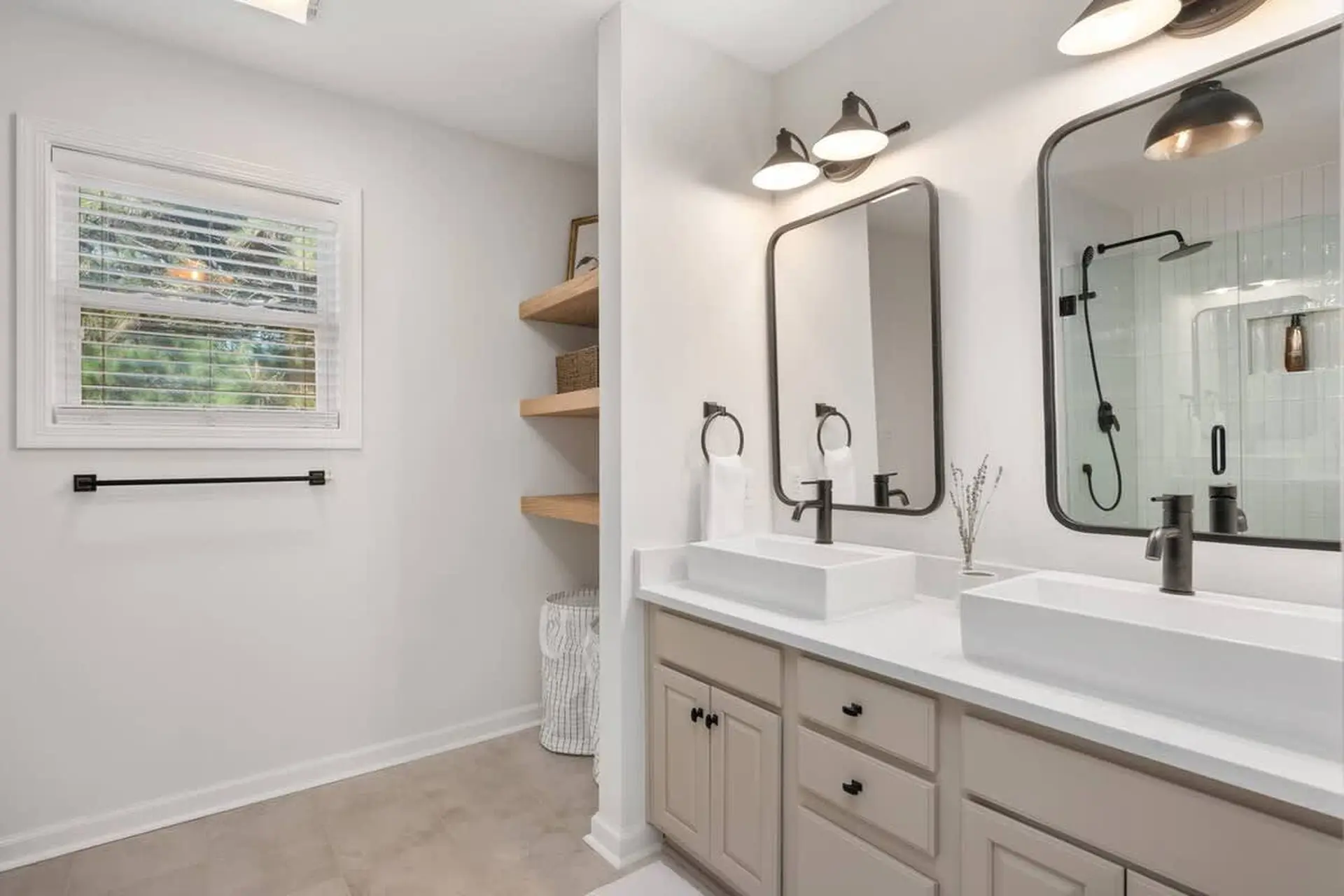 Yellow Lotus - Image 19