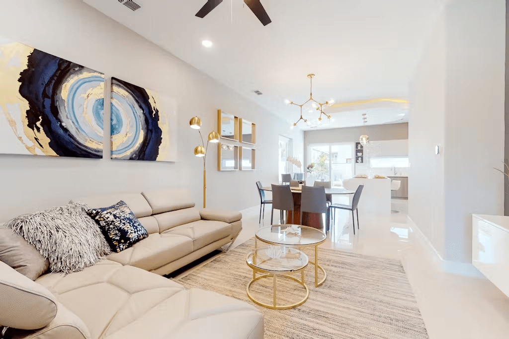 Dolphin Beach House - Image 2