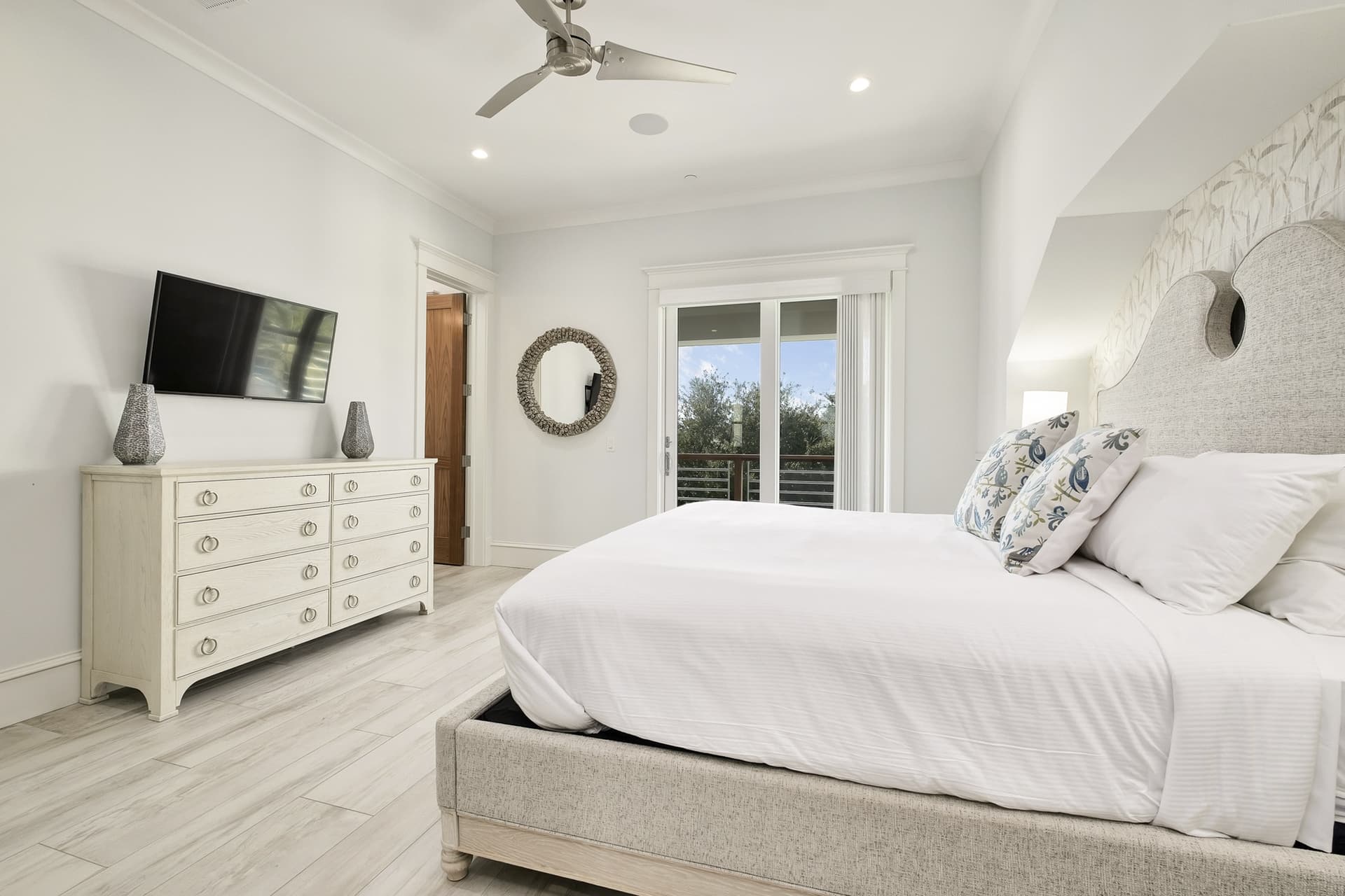 Casa Blanco - Image 39