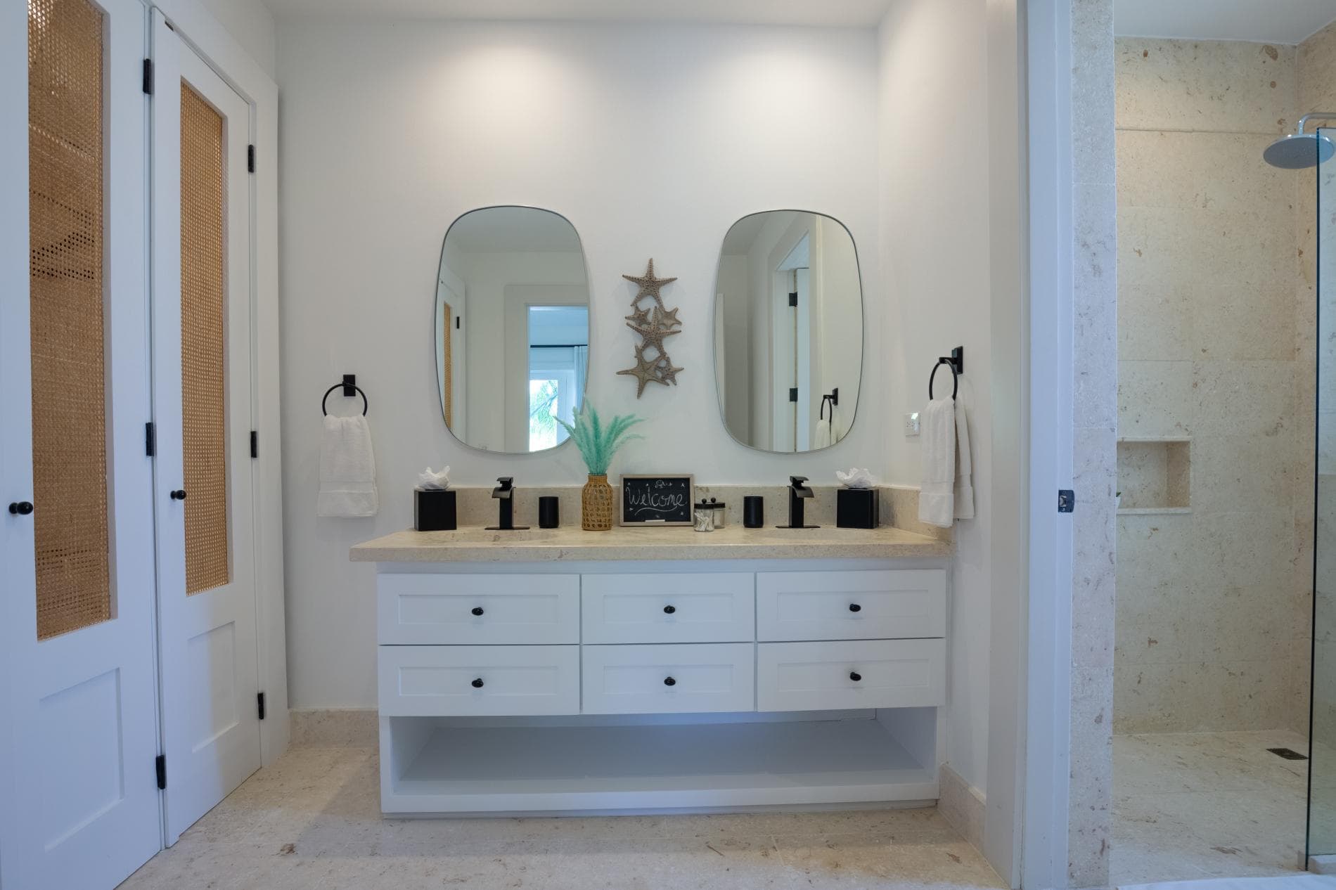 Arrecife Escapade - Image 20