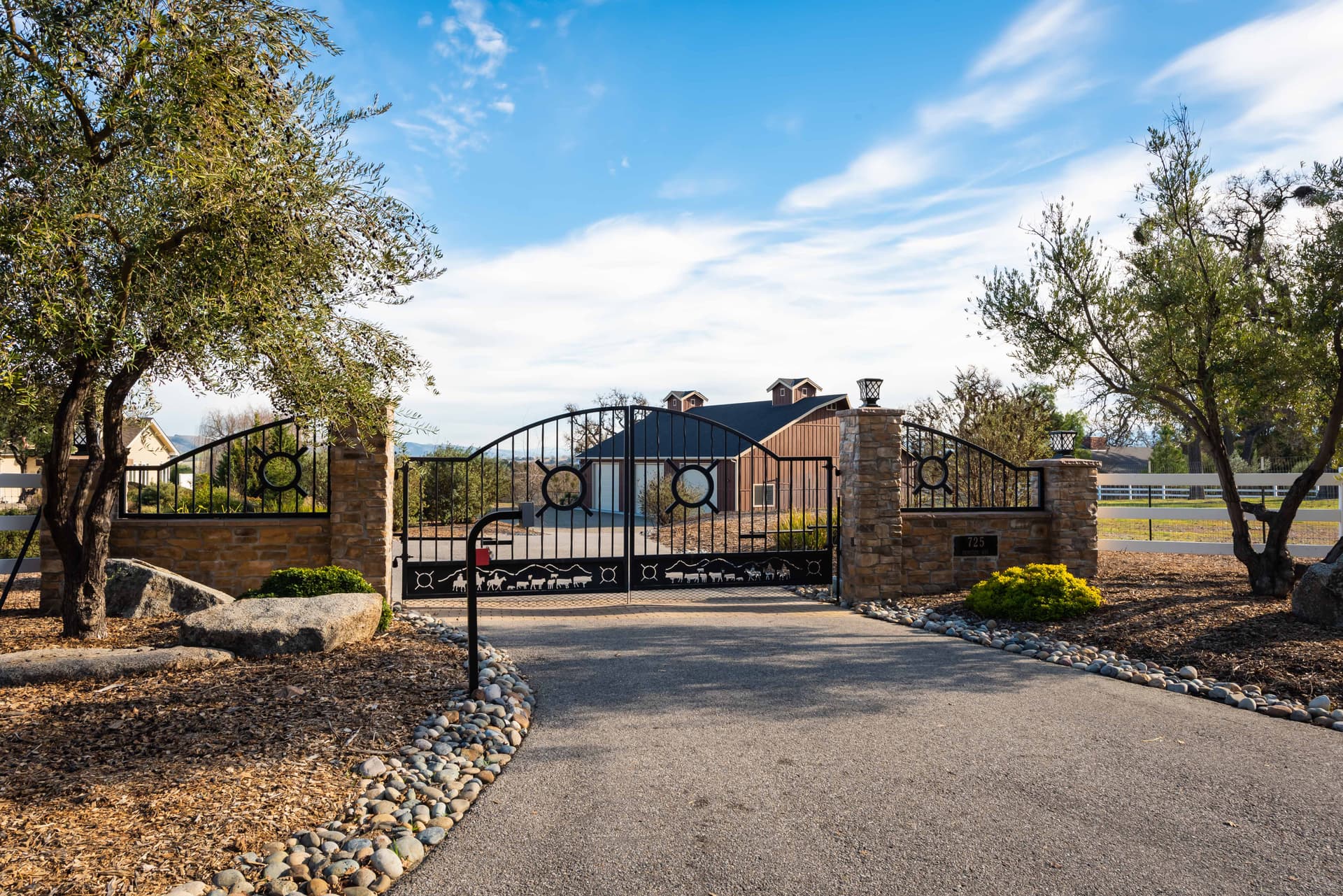 Frontier Main and Guest House - Image 59