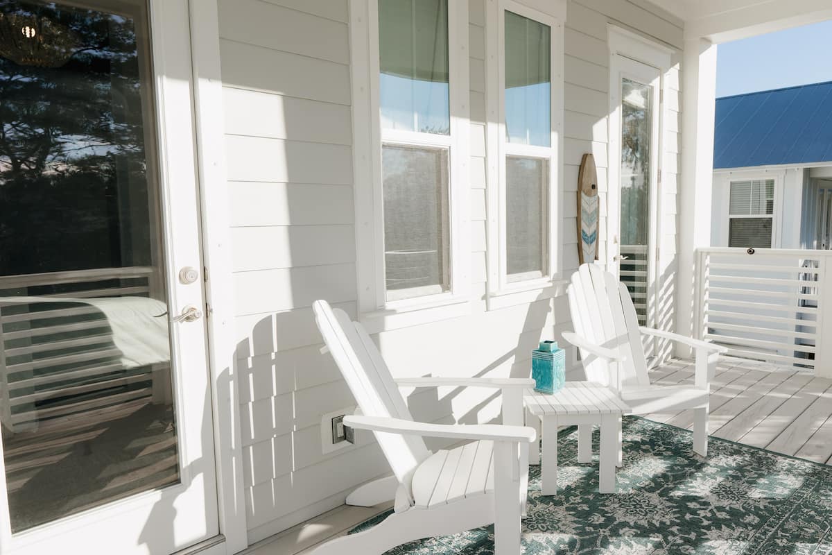 Serenity by the Sea - Image 36