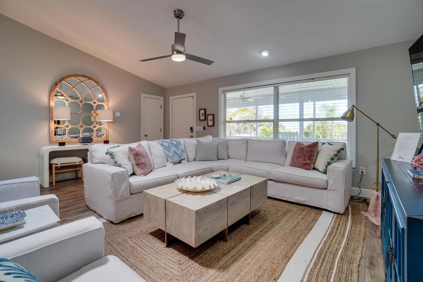 Coconut Cove - Image 4