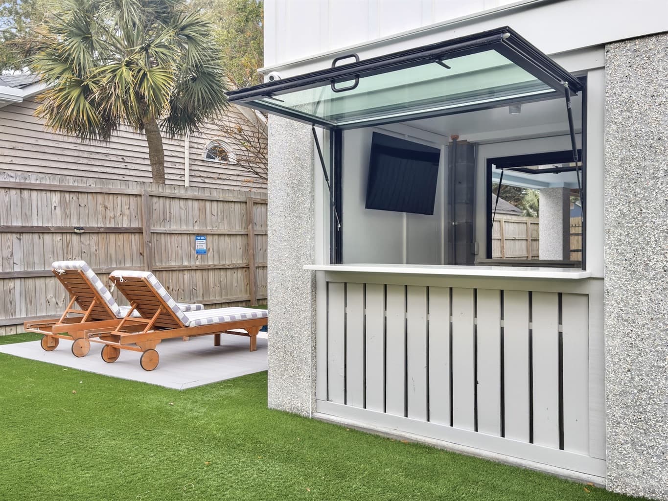 Amalfi Palms - Image 69