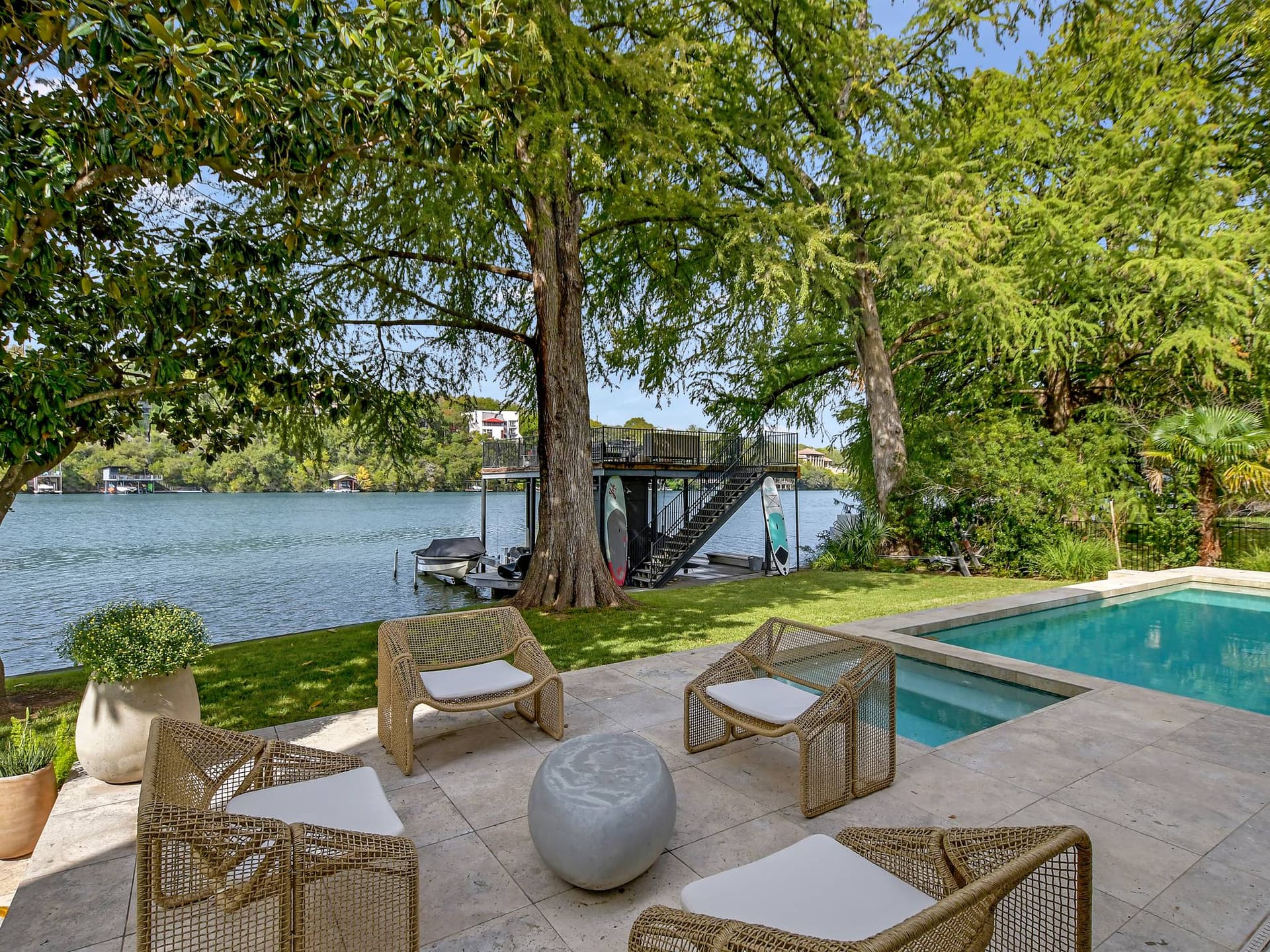 Emerald on Lake Austin - Image 2