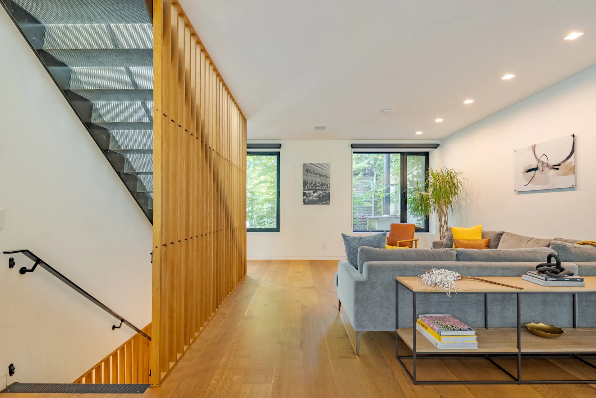 Empire House - Image 11