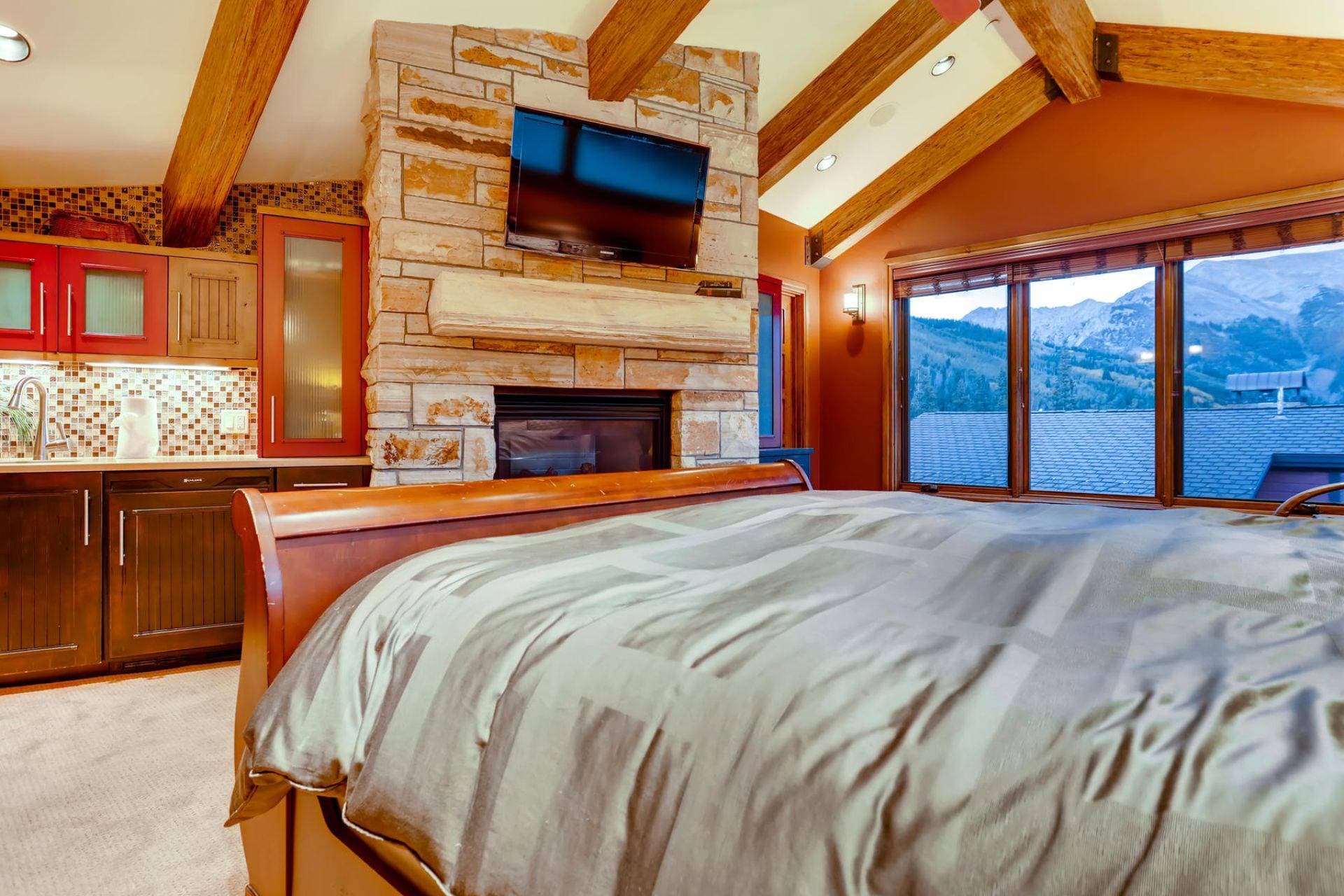 Warming Hut - Image 33