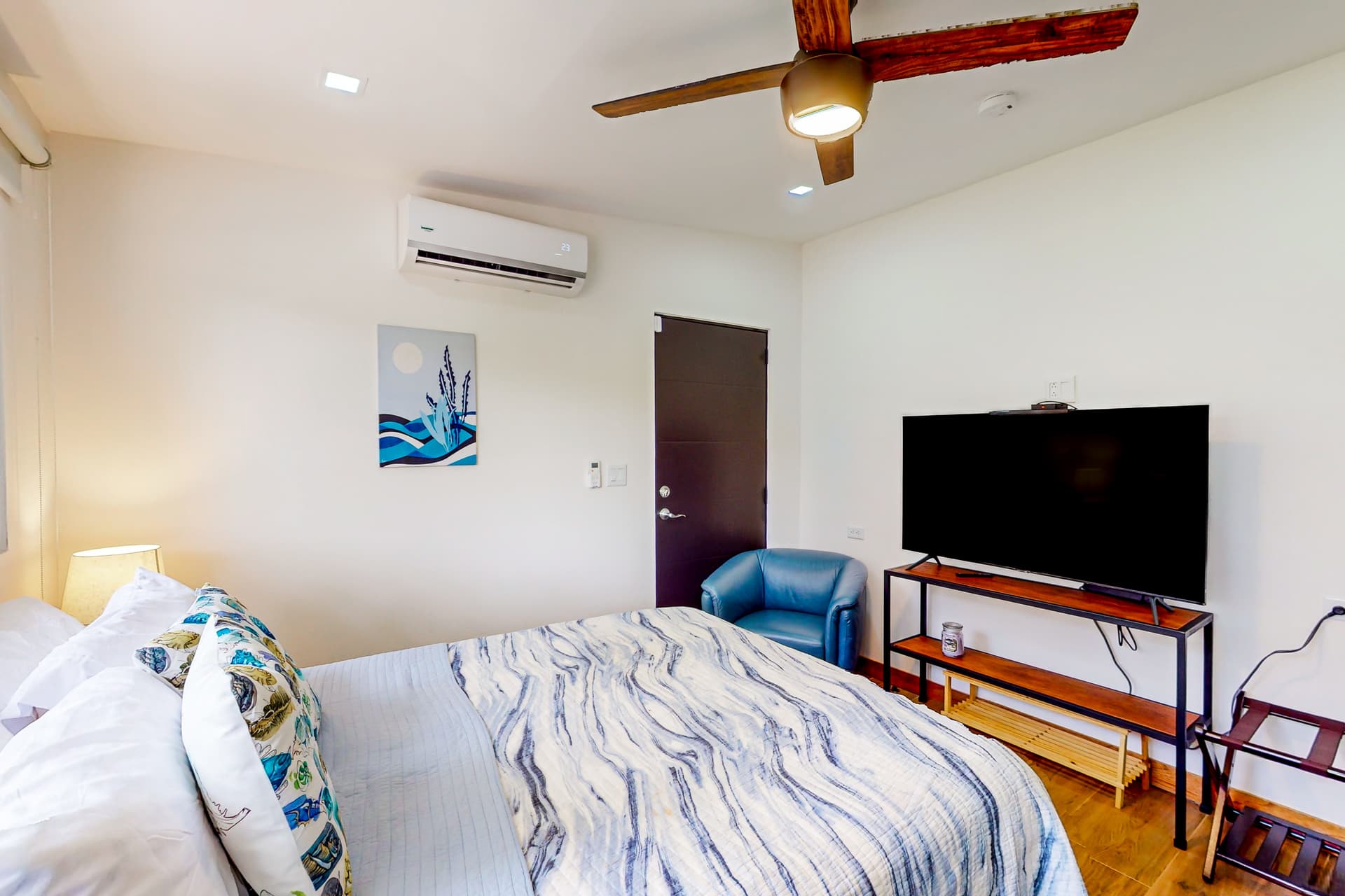 Studio Retreat Home - Image 9