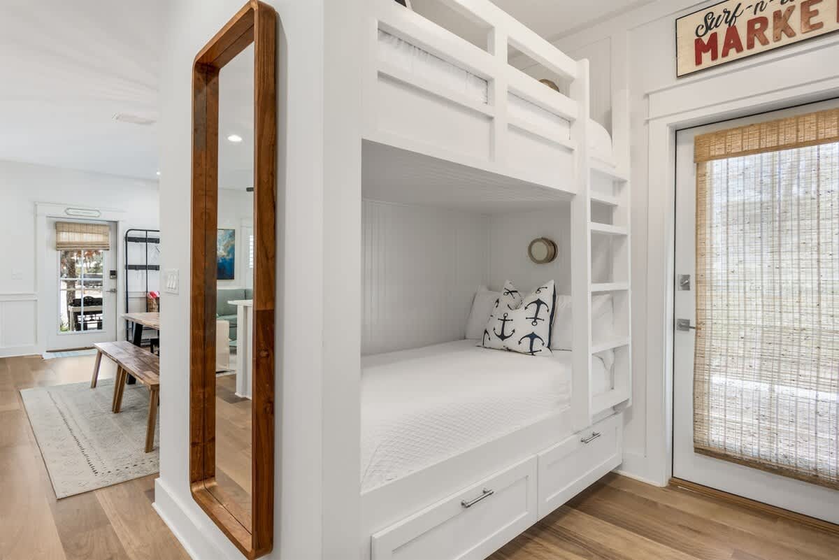 Southern Tides - Image 17